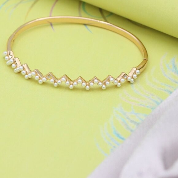 Elegant Rose Gold Zigzag Pearl Bangle with Modern Chic Appeal, XPBL0464 - Picture 6 of 11